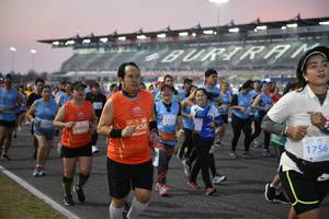 BIB: 52013, 8126
                            <button type="button" onclick="openModal(10462510)" class="btn btn-primary btn-sm float-right btn-popup" data-toggle="modal" data-target=".modal-high-quality">
                        <i class="fas fa-shopping-cart"></i> Add to Cart
                    </button>
                                            <button type="button" onclick="isThisMe(10462510, true)" class="btn btn-success btn-sm float-right btn-popup btn-isme hidden" data-toggle="tooltip" data-placement="bottom" title="นี่คือรูปของคุณใช่ไหม คลิกที่นี่เพื่อเอาเข้าอัลบั้ม">
                        <i class="fas fa-plus"></i> Add to album
                    </button>
                    <button type="button" onclick="isThisMe(10462510, false)" class="btn btn-warning btn-sm float-right btn-popup btn-isnotme hidden">
                        <i class="fas fa-ban"></i> Remove from album
                    </button>